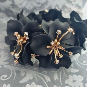 NWT Natasha Oversized Bracelet Black & Gold Flowers.